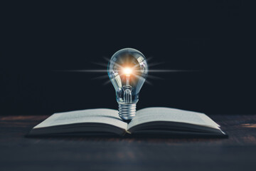 今年人教版七年级语文(下)为什么又从《木兰辞》改回《木兰诗》。烦请人教版的编者给予解释。